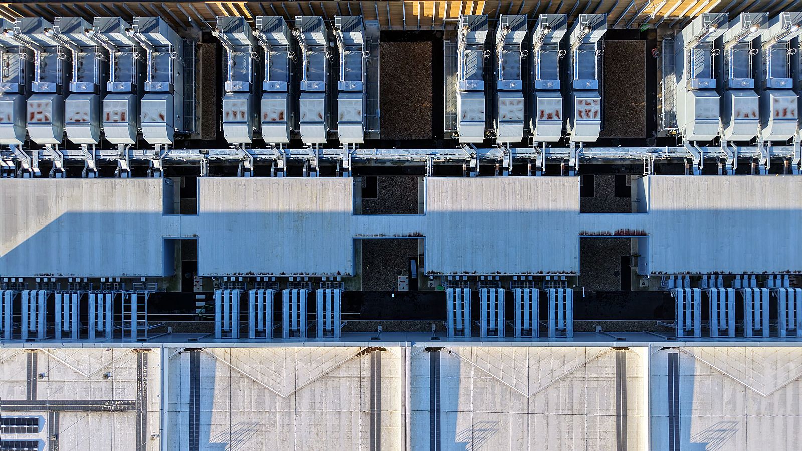 El Gobierno da el primer paso para obligar a los centros de datos a usar energías renovables y gastar menos agua