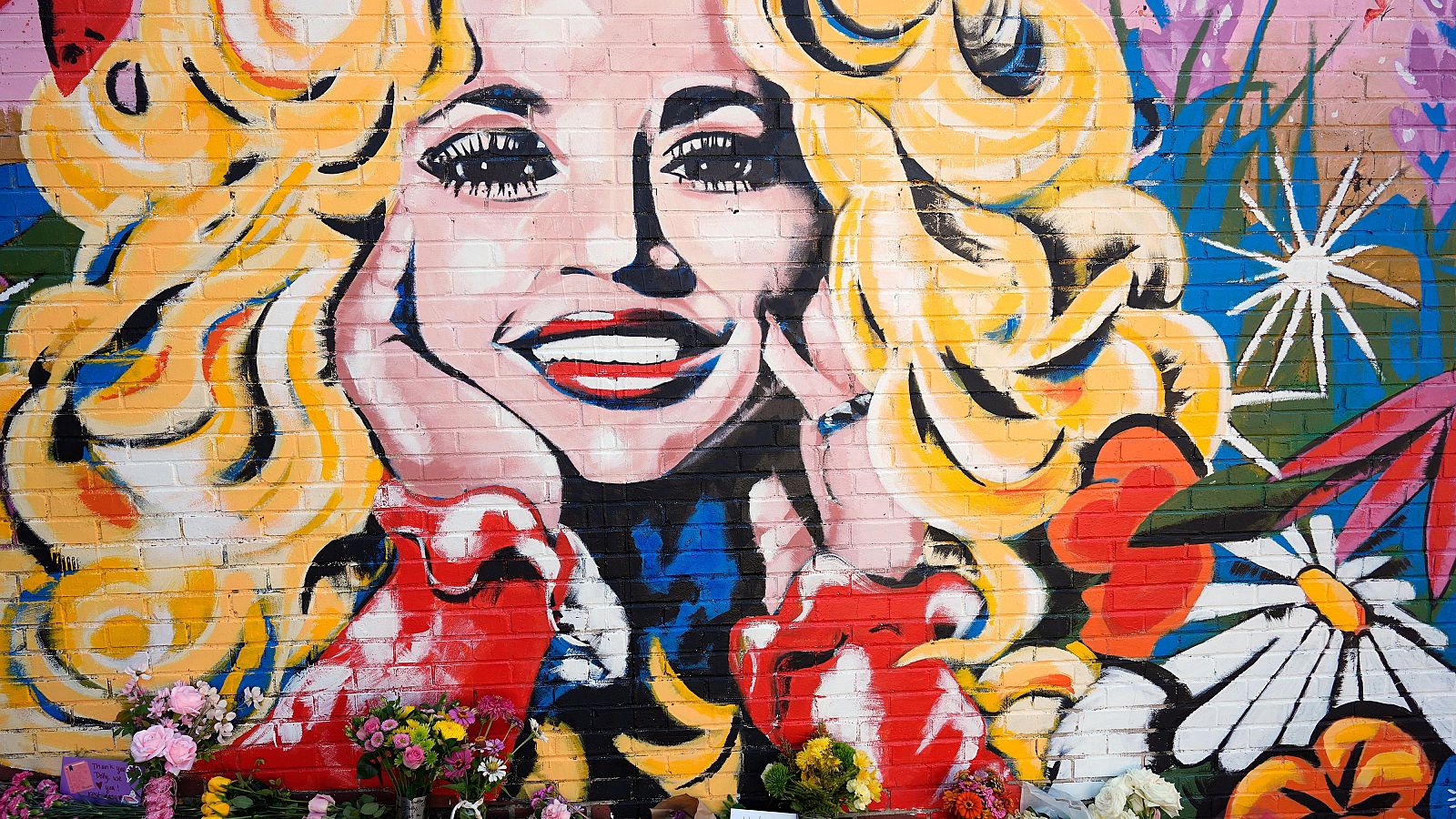 Las mejores canciones de Dolly Parton que cuentan su vida, su feminismo y su dimensión política