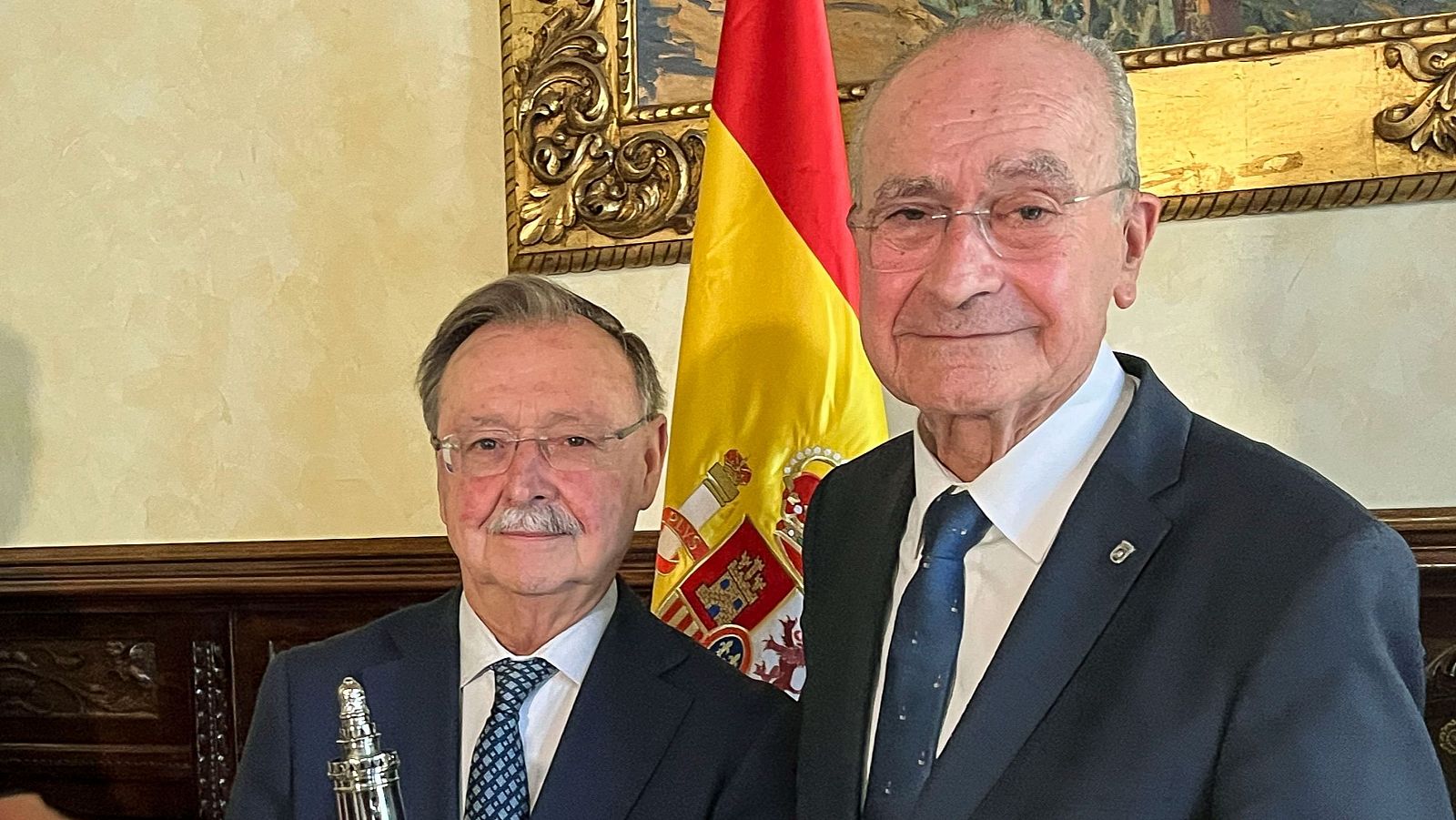 El presidente de la Ciudad Autónoma de Ceuta, Juan Jesús Vivas, recibe al alcalde de Málaga, Francisco Manuel de la Torre.