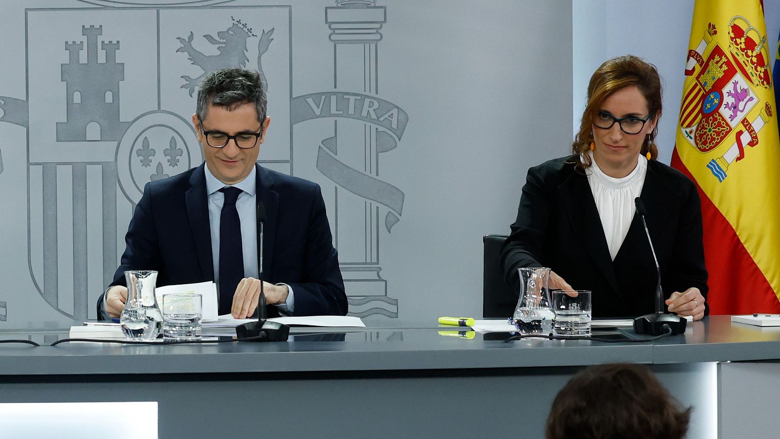 Félix Bolaños y Mónica García en una rueda de prensa.