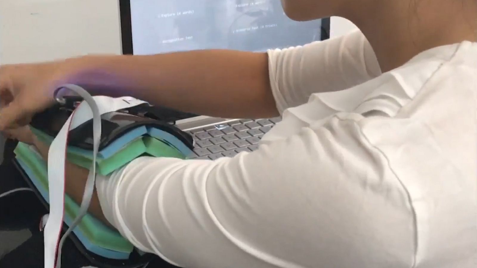 Prototipo desarrollado por Facebook para transmitir mensajes a traves de la piel