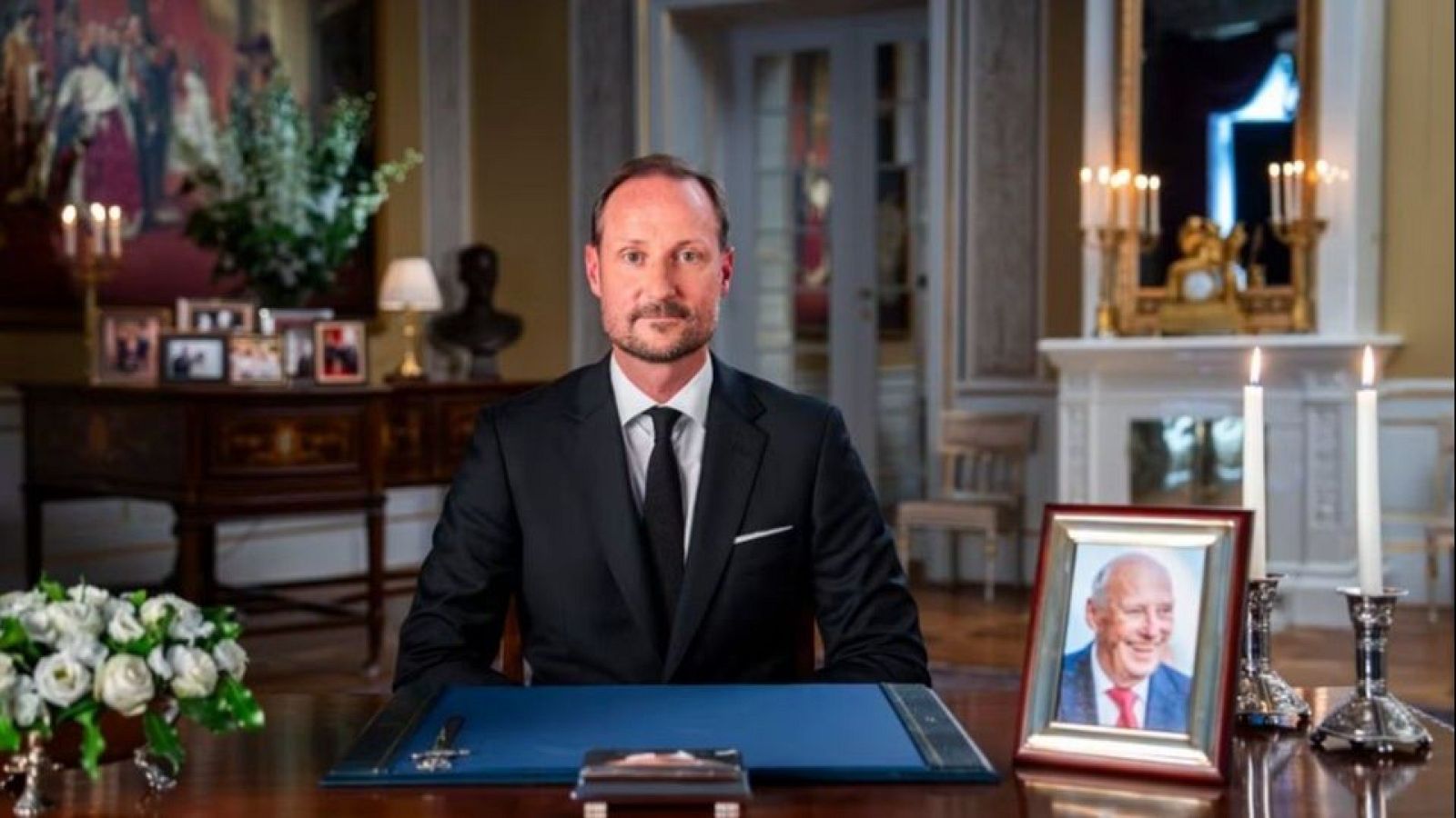 Haakon VIII de Noruega recuerda a padre en su primer discurso como monarca: "Nos unió a todos con autoridad natural"