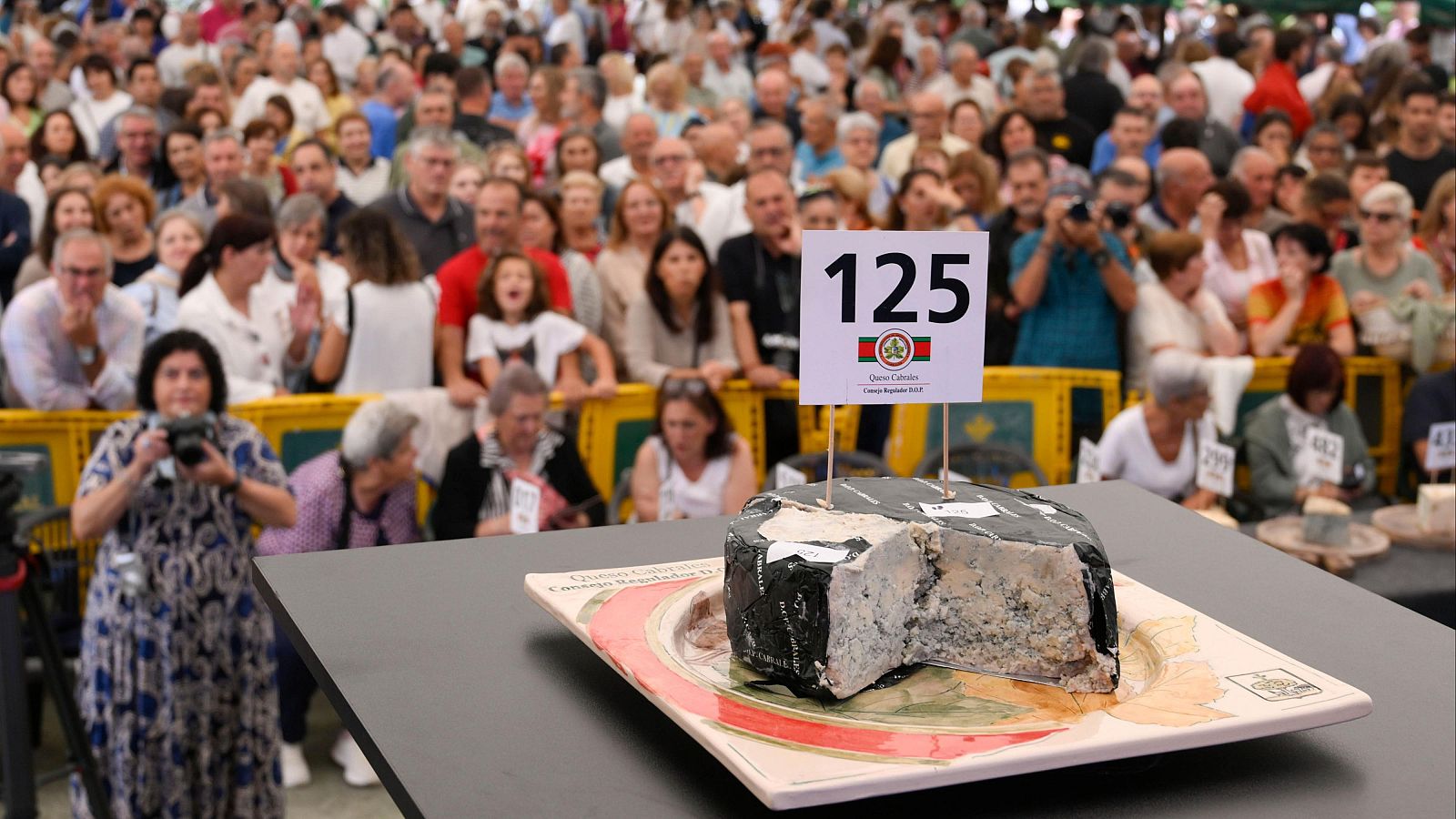 El mejor queso de Cabrales del año alcanza los 37.500 euros y bate un nuevo récord mundial