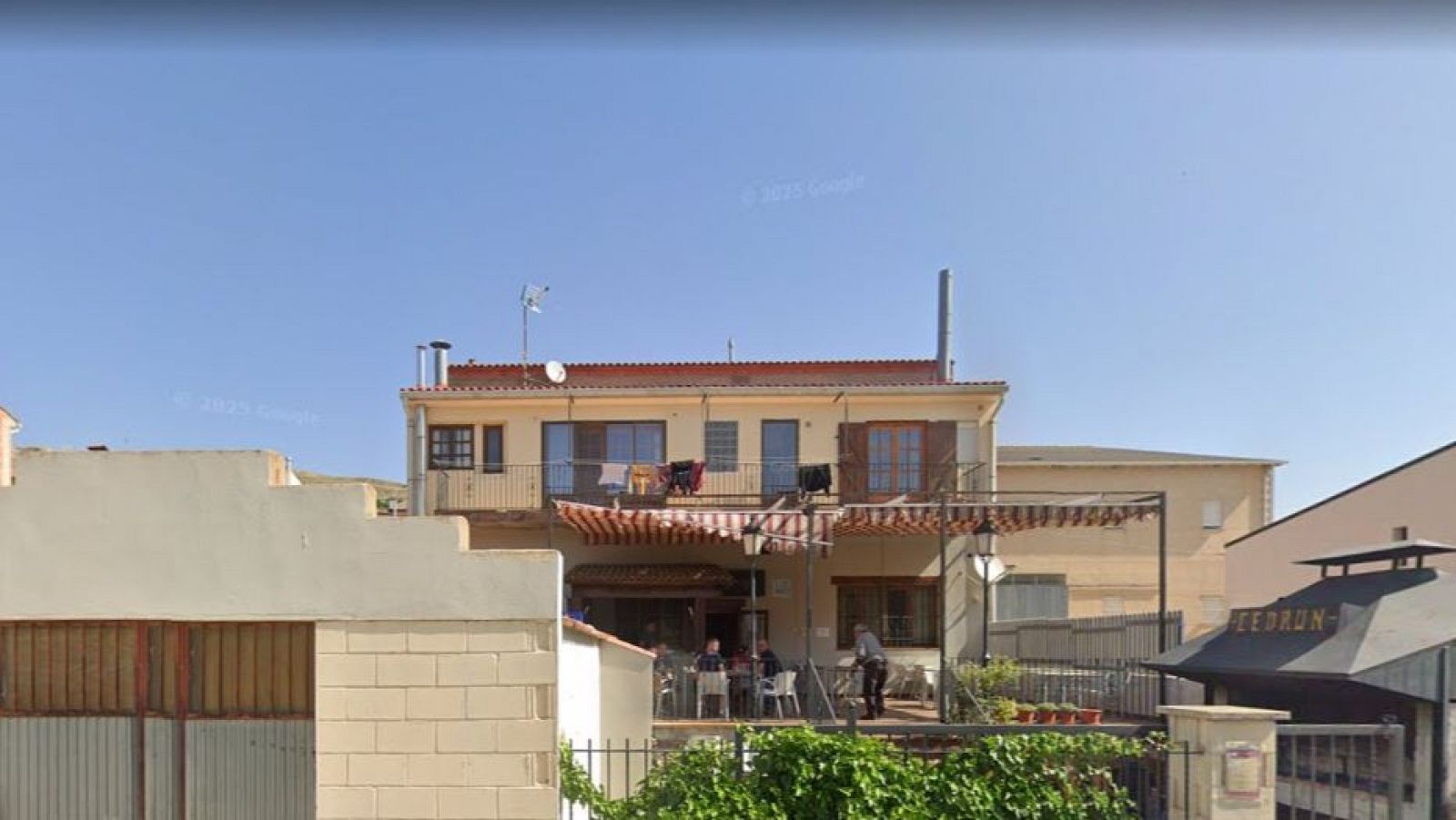 Mueren una mujer de 32 años y una niña de 9 en el incendio de un restaurante en Cedrillas, Teruel