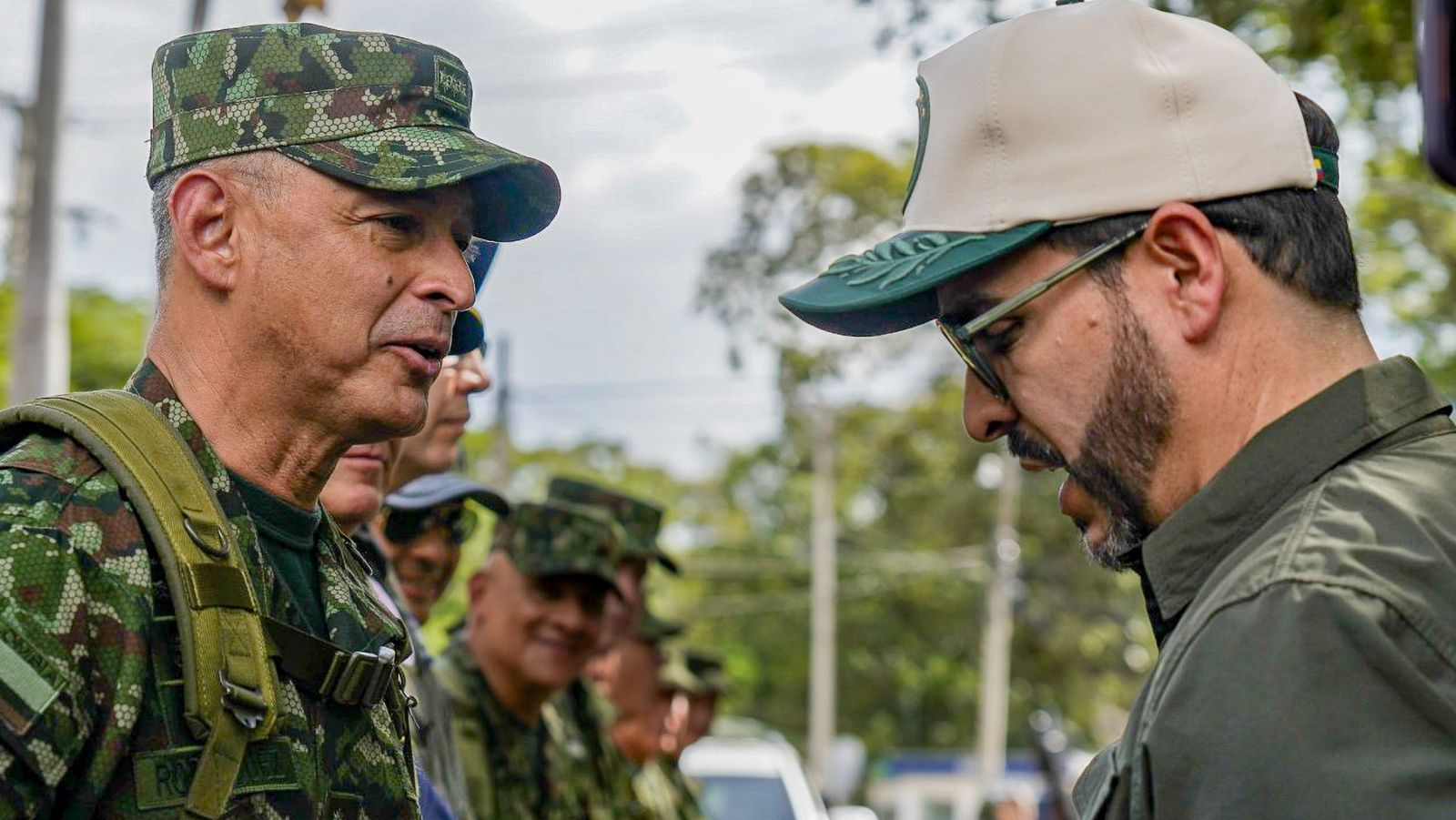 Colombia reactiva las órdenes de captura contra 46 miembros de grupos armados que negociaron la paz