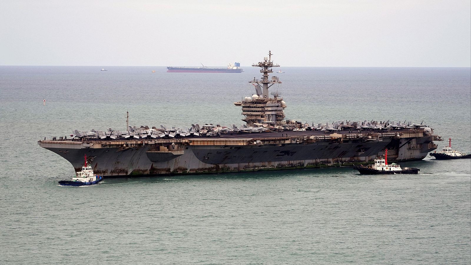 El portaaviones estadounidense Abraham Lincoln desembarca en Tailandia tras 286 días sin pisar tierra