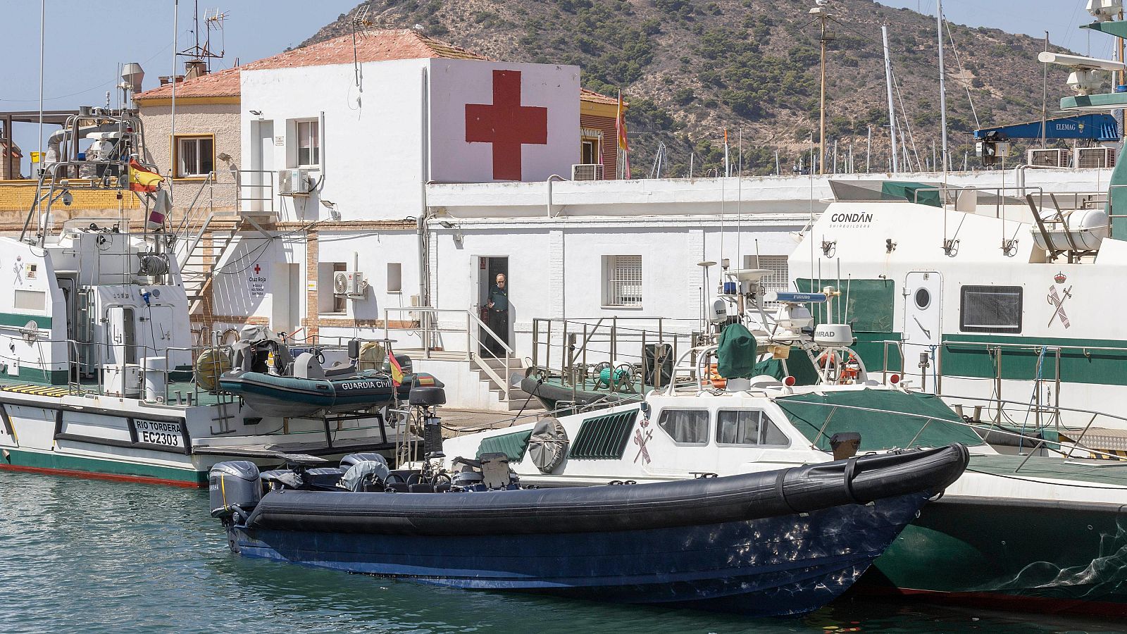 Heridos tres guardias civiles al interceptar una narcolancha en Murcia