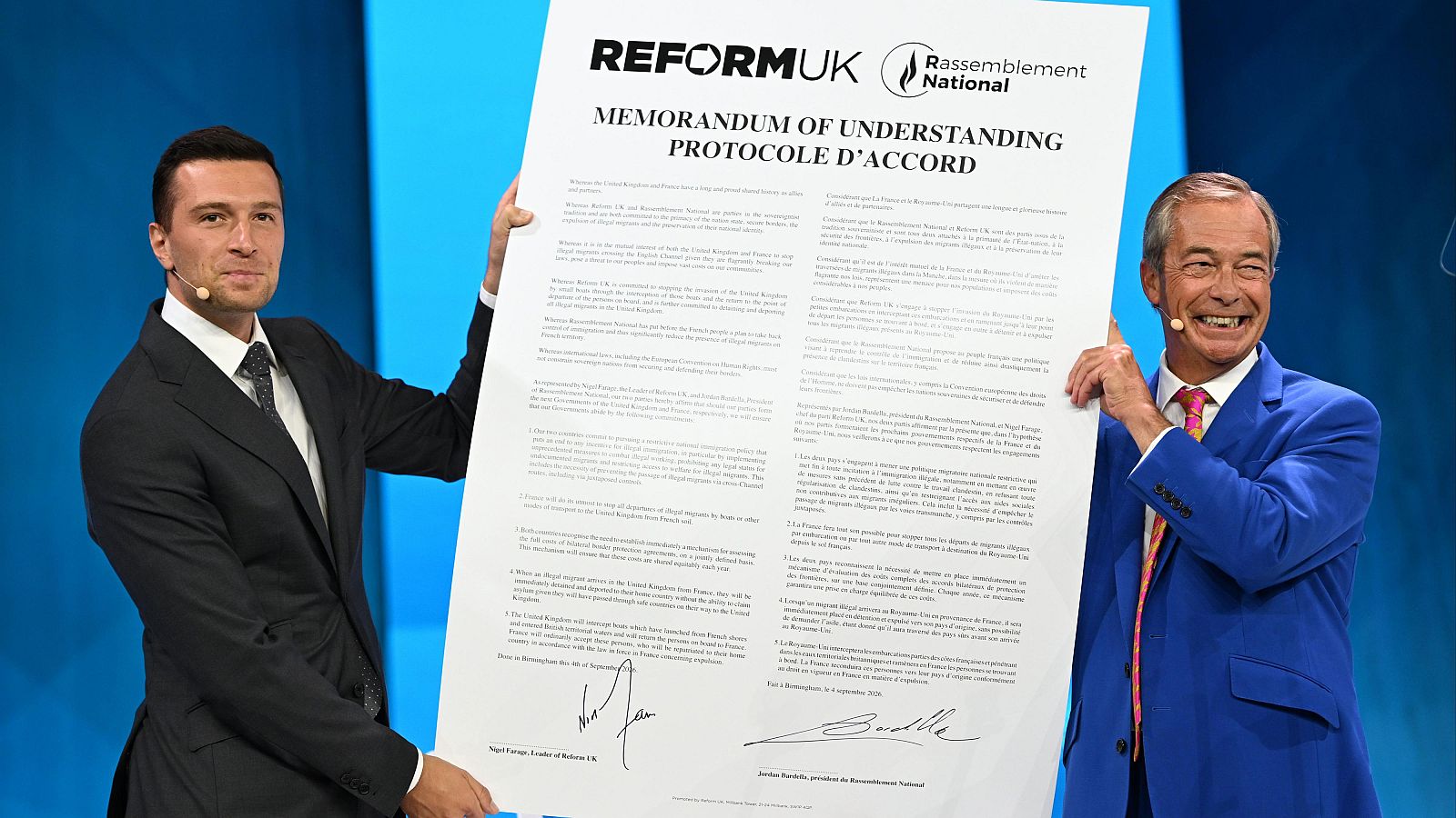 Farage y Bardella firman un memorando de entendimiento contra la inmigración ilegal en el Canal de la Mancha