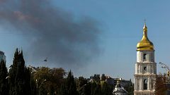 Rusia ataca con un dron la sede de los servicios de seguridad ucranianos en Kiev y Zelenski promete responder
