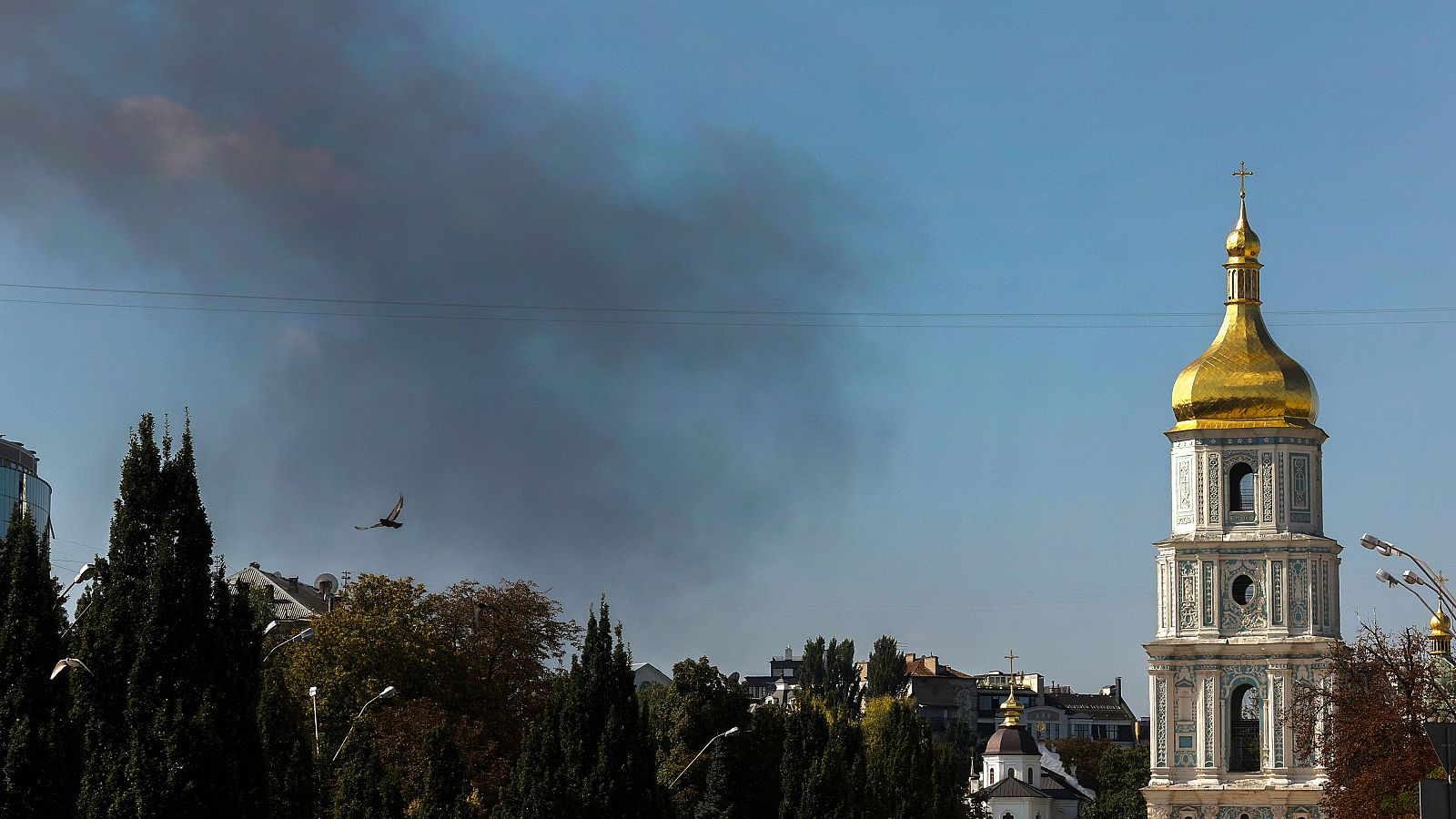 Ataque con un dron ruso contra el Servicio de Seguridad ucraniano en Kiev