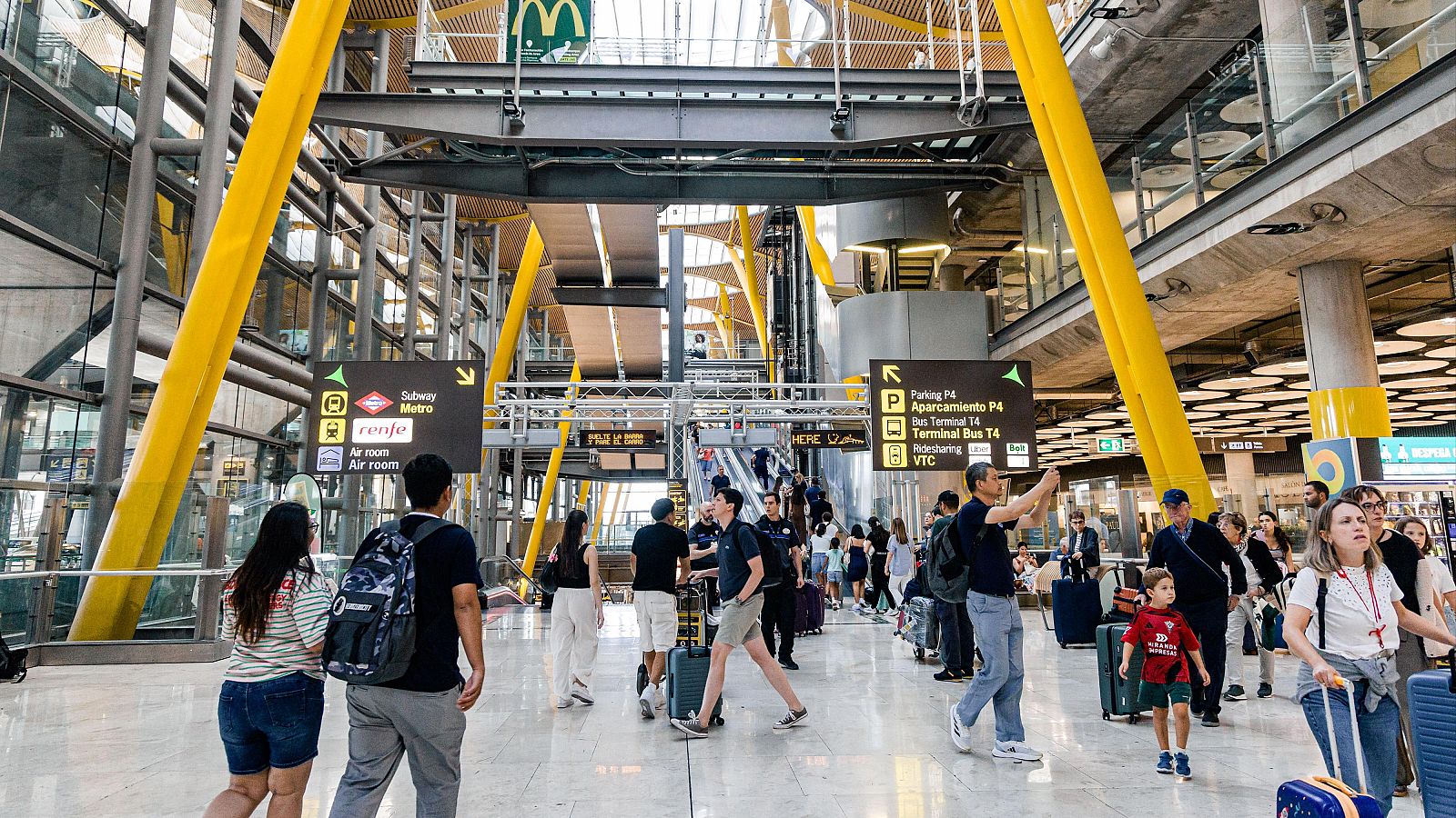 El BOE publica la orden que prorroga otros 15 días los controles en fronteras a los viajeros procedentes de Italia