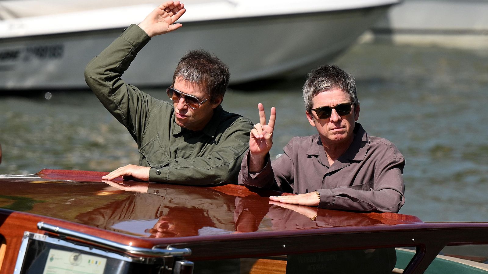 Los Gallagher exhiben su reconciliación por la Mostra de Venecia con 'Oasis: Don't Look Back in Anger'