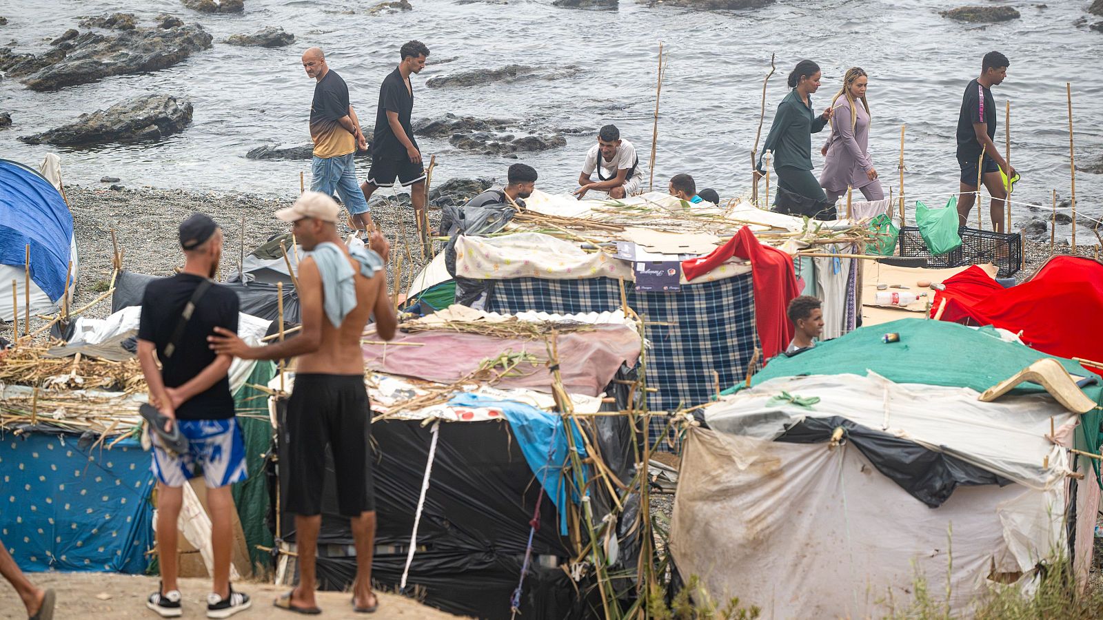 Un total de 21 inmigrantes detenidos por apedrear a militares y guardias civiles en Ceuta