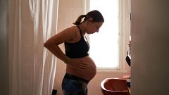 Las mujeres pierden materia gris durante la pubertad y el embarazo, pero no durante la menopausia, según un estudio