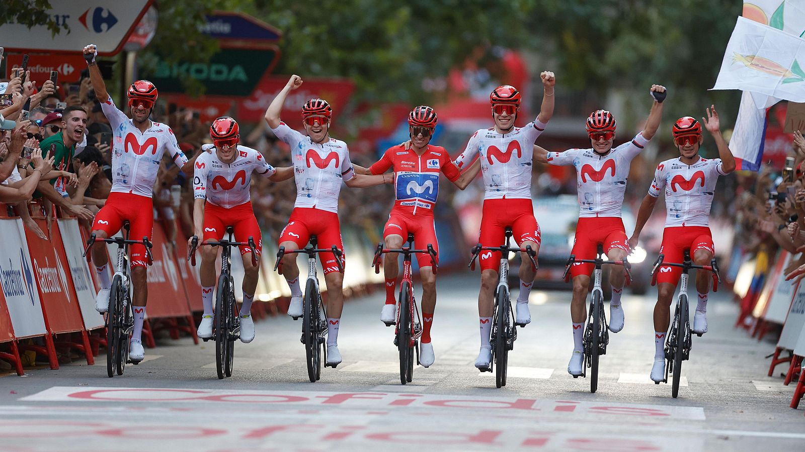 Victoria de Enric Mas en Granada en la Vuelta 2026