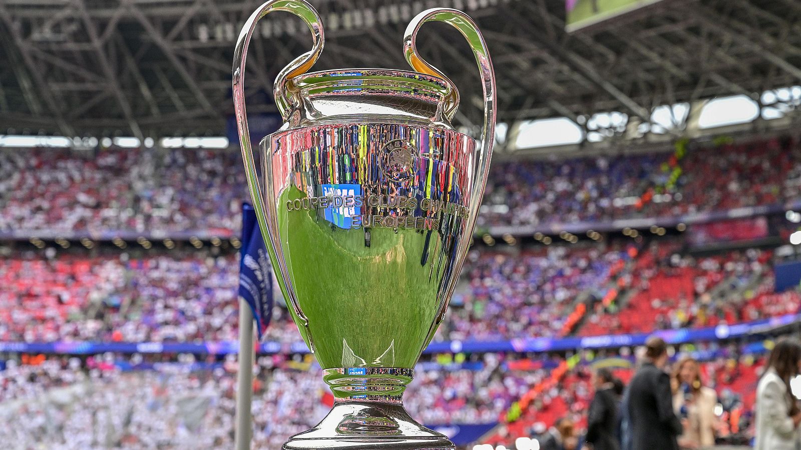 El trofeo de la Champions o Copa de Europa de fútbol