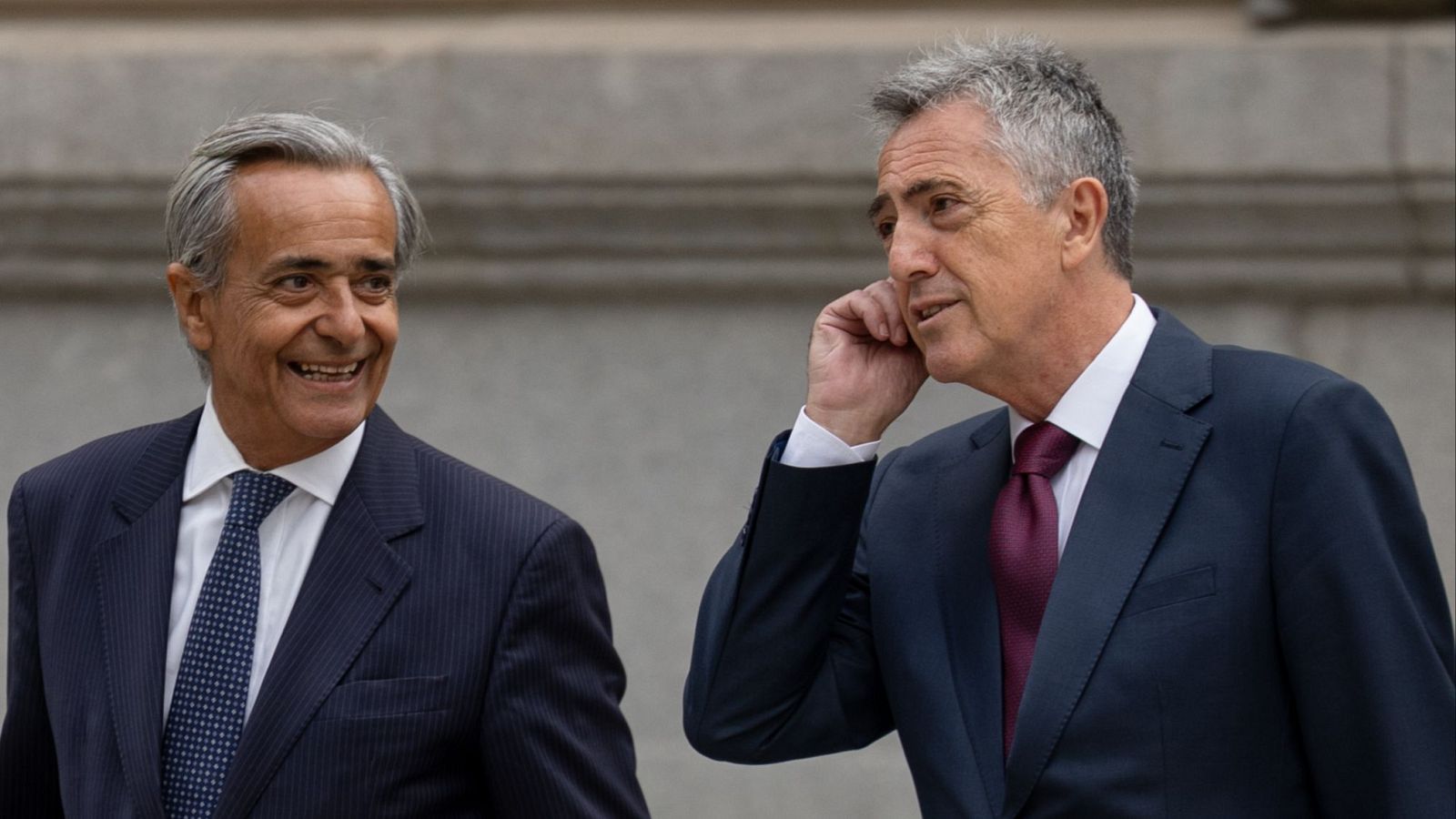 El exdirector general de la Guardia Civil Leonardo Marcos declara como imputado ante el juez del caso Leire Díez Leonardo Marcos (d), el exdirector de la Guardia Civil a quien un mando atribuyó presiones, a su llegada a la Audiencia Nacional