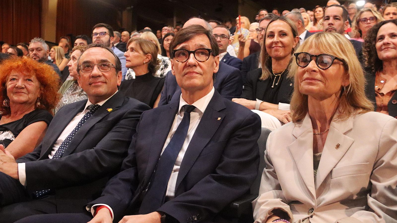 El president de la Generalitat, Salvador Illa; el president del Parlament, Josep Rull; i l'alcaldessa de Sant Boi de Llobregat, Lluïsa Moret, abans de l'acte per commemorar els 50 anys de la Diada de Sant Boi de 1976.
