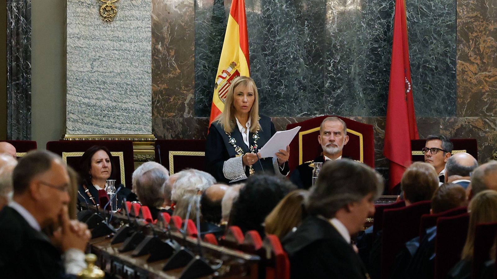 El rey Felipe VI, la presidenta del Tribunal Supremo y del Consejo General del Poder Judicial, Isabel Perelló y el ministro de Justicia Félix Bolaños, durante el acto de apertura del Año Judicial, en el Tribunal Supremo este jueves.