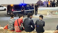 Un incendio en El Tarajal calcina 42 chabolas de migrantes en una madrugada con múltiples fuegos en Ceuta