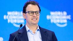 El CEO de Anthropic pide la desaceleración en el desarrollo de la IA y avisa: se puede "perder el control"