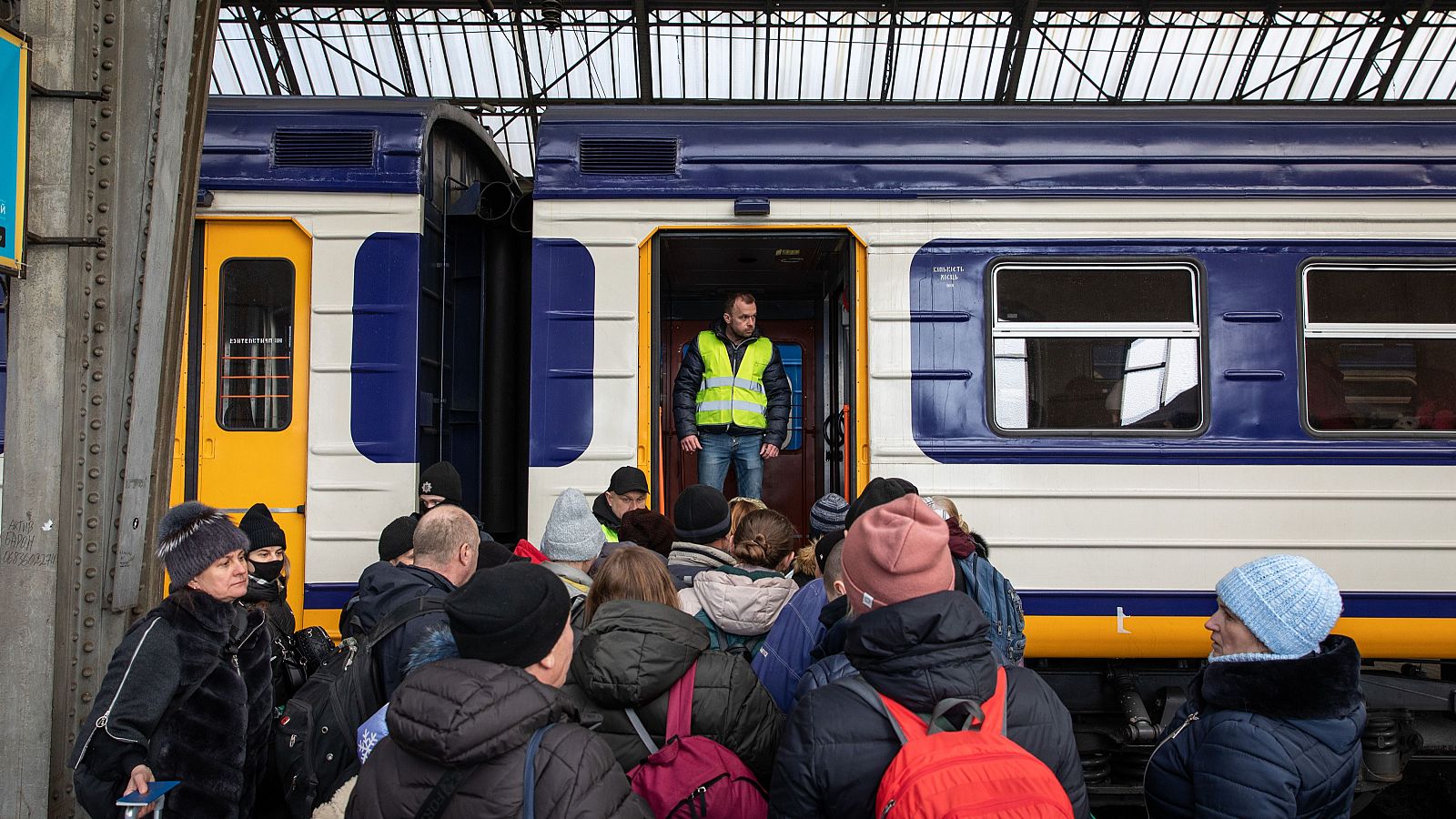 Un dron ruso impacta en un tren ucraniano a dos kilómetros de la frontera polaca