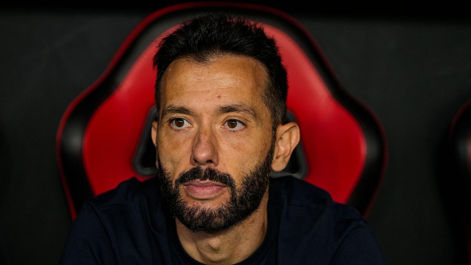 El Valencia CF destituye a su entrenador Carlos Corberán