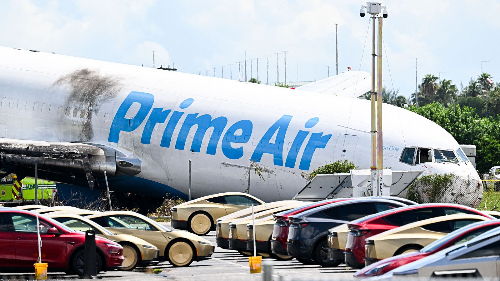 Amazon suspende sus operaciones con 21 Air tras el accidente que dejó cinco muertos en Miami