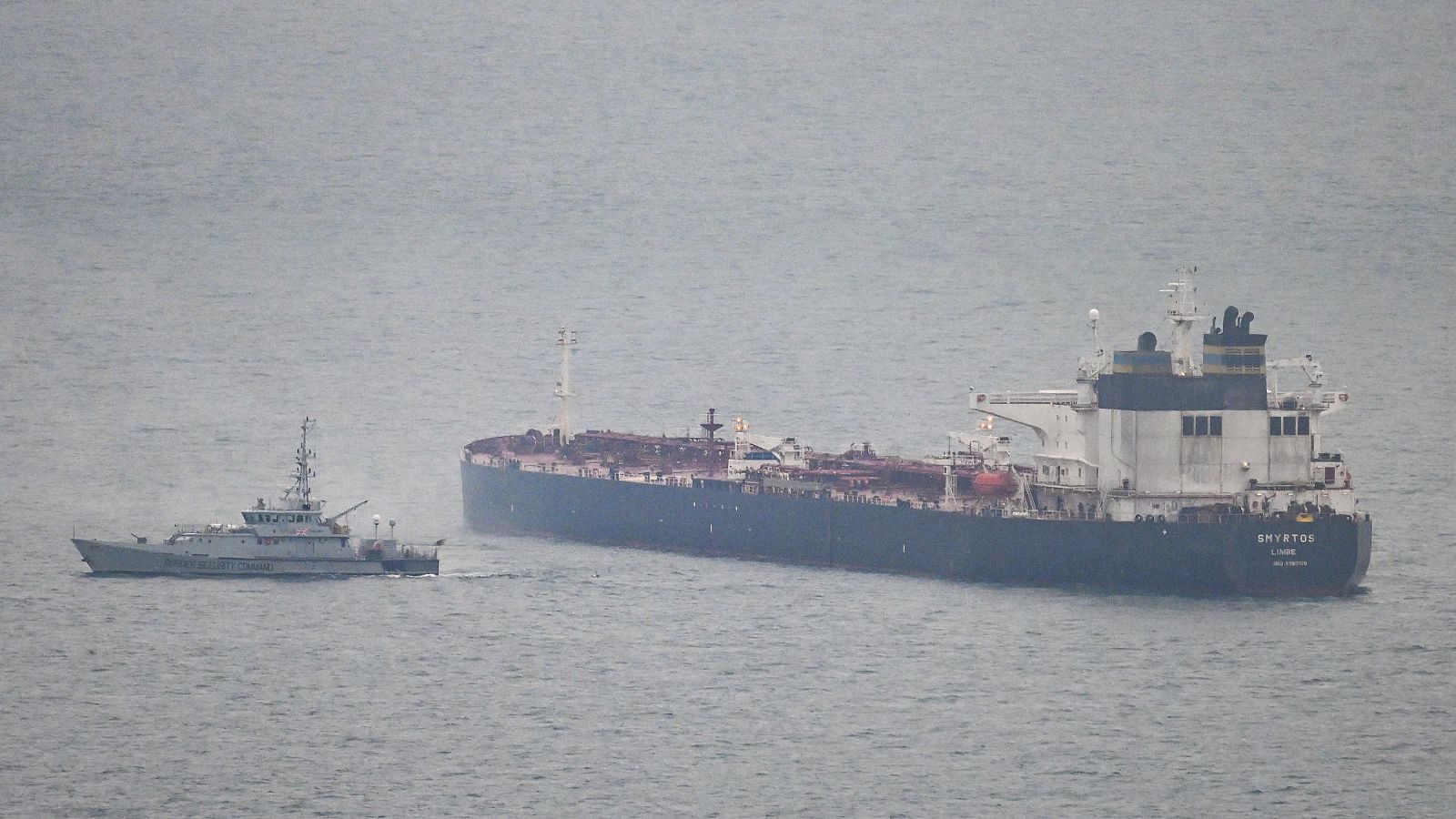Petrolero "SHYRTUS" (LIMASSOL) operando como parte de la flota fantasma de Rusia, interceptado por fuerzas británicas en el canal de la Mancha.