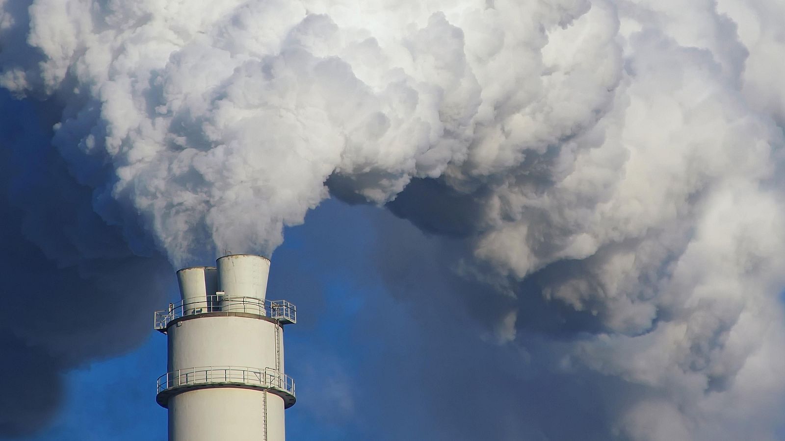 EE.UU. deroga los límites a las emisiones para las centrales eléctricas de gas y carbón