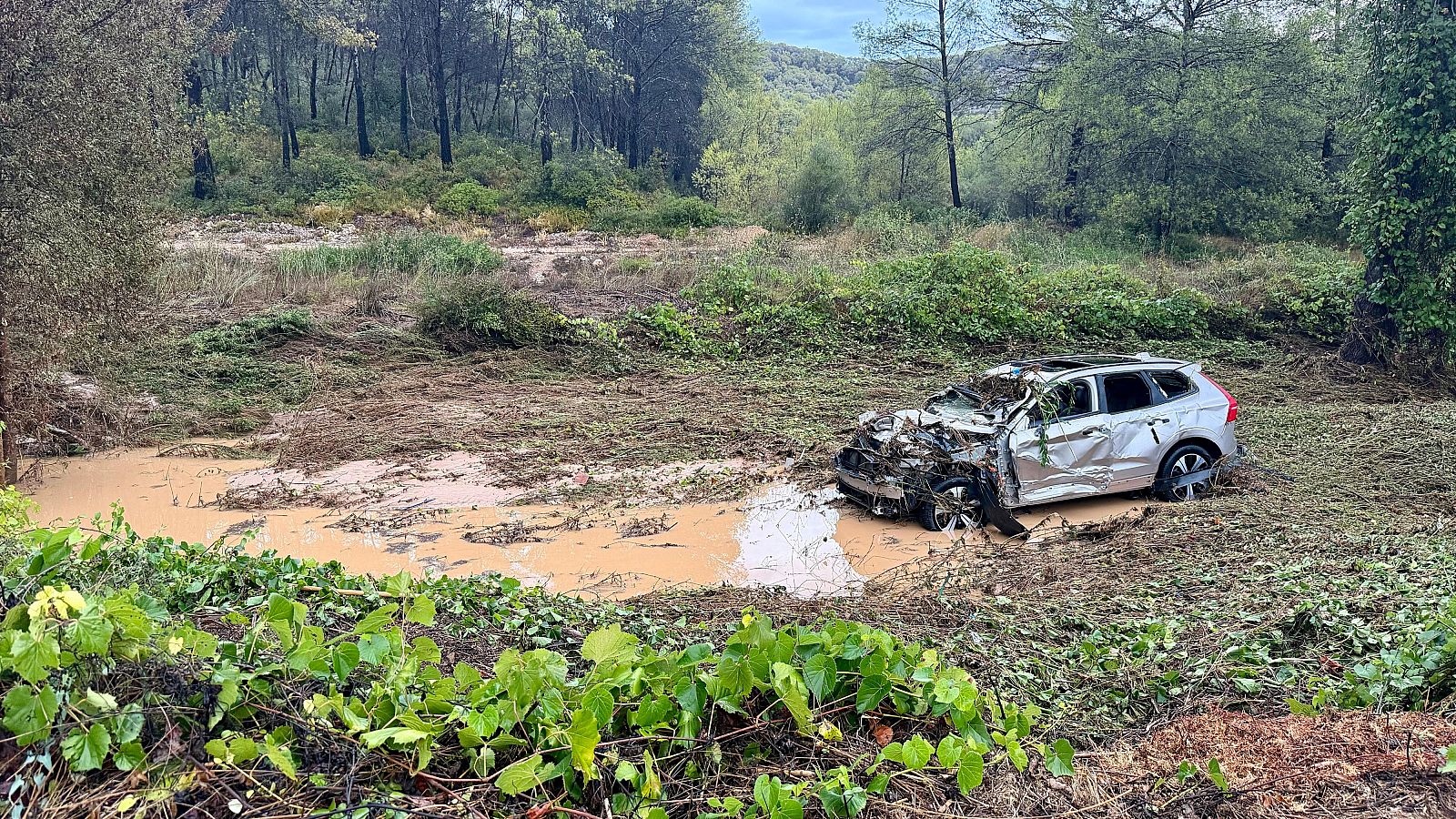 El cotxe de l'home que ha mort arrossegat per la riera a Olivella