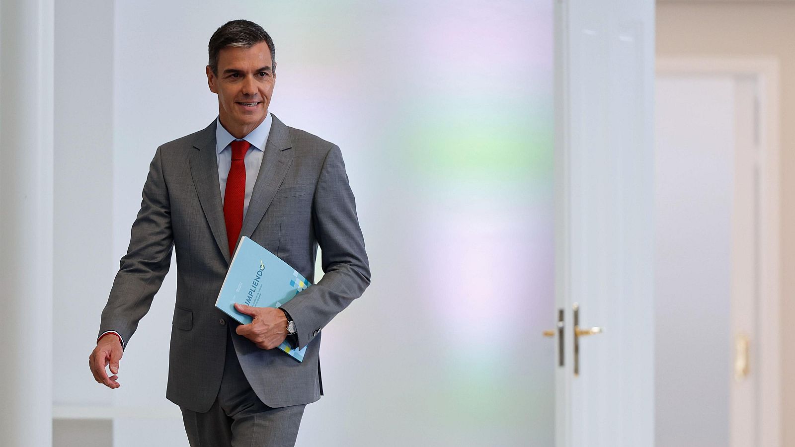 El presidente del Gobierno, Pedro Sánchez, a su llegada para hacer balance este martes del curso político.