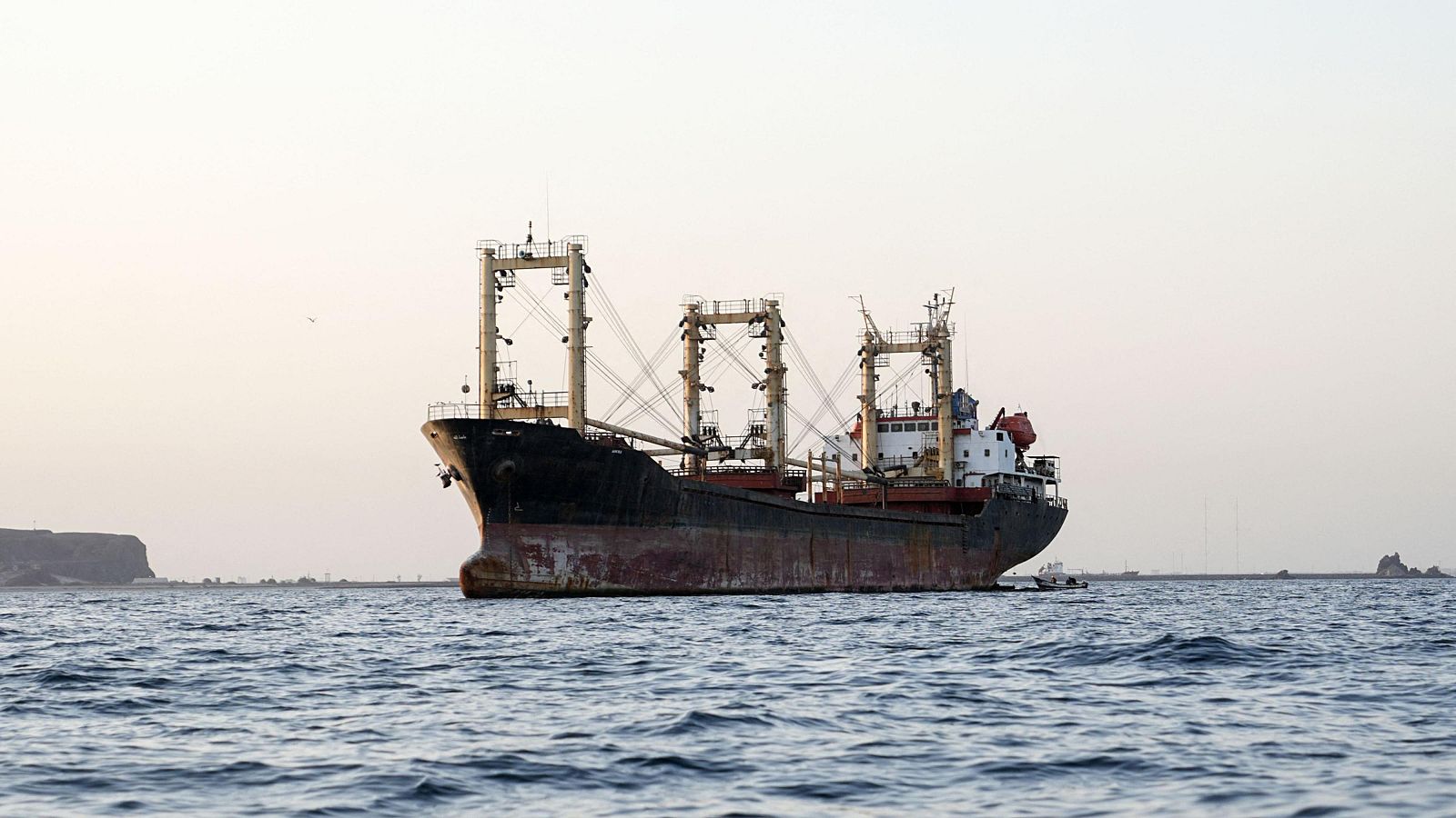 La UE insta a aumentar la misión en el mar Rojo contra los ataques hutíes con más de diez buques de guerra