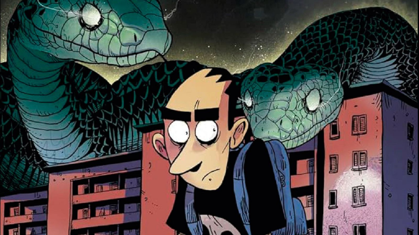 Personaje masculino de cómic con camiseta de calavera y mochila azul, flanqueado por dos serpientes verdes sobre tejados urbanos bajo un cielo oscuro. Detalle de la portada de "En el nido de las serpientes" de Zerocalcare.