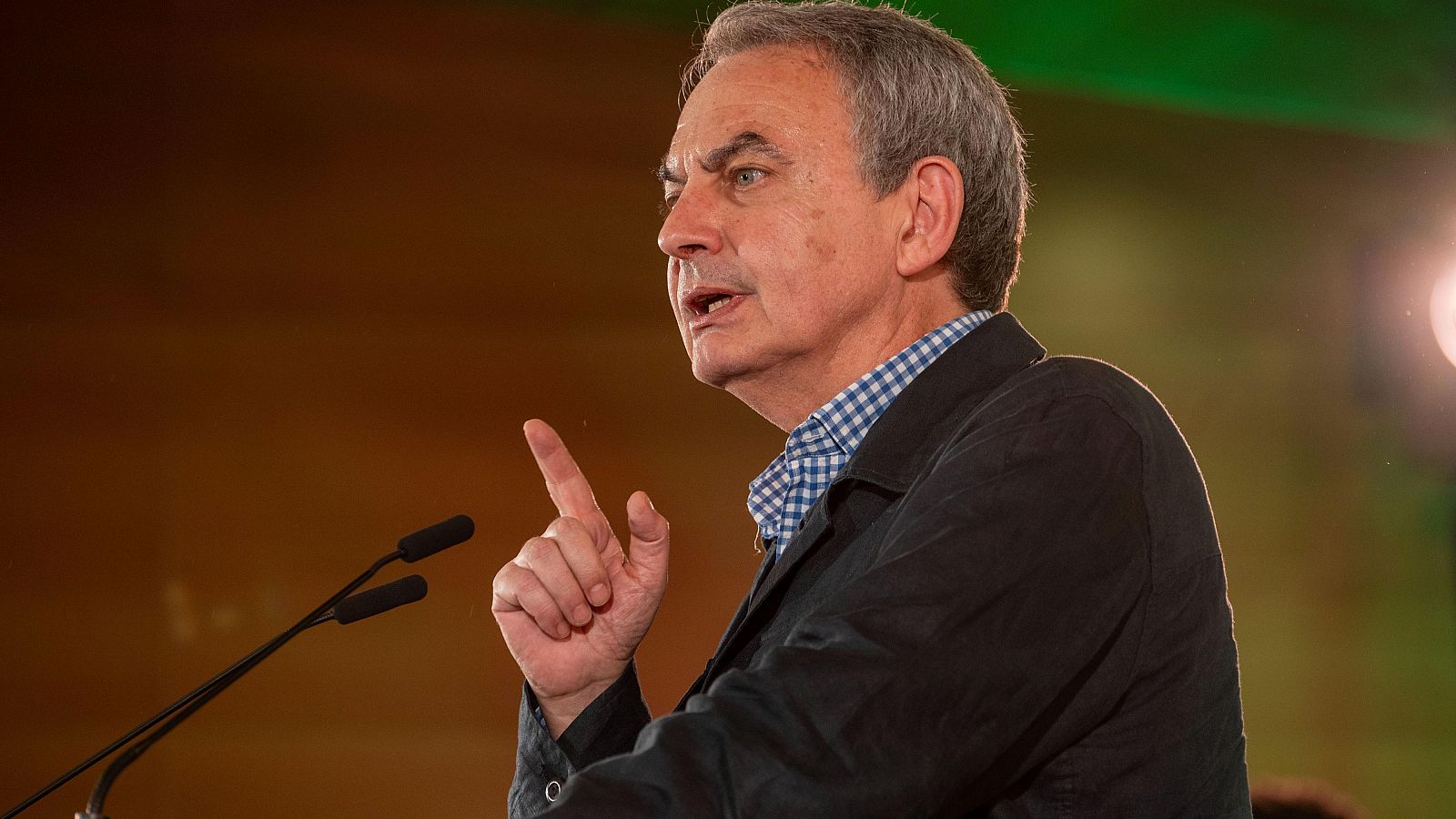 Zapatero entrega al juez Calama la documentación sobre las joyas encontradas en una caja fuerte El expresidente del Gobierno José Luis Rodríguez Zapatero en un acto del PSOE, en el Palacio de Congresos de Jaén