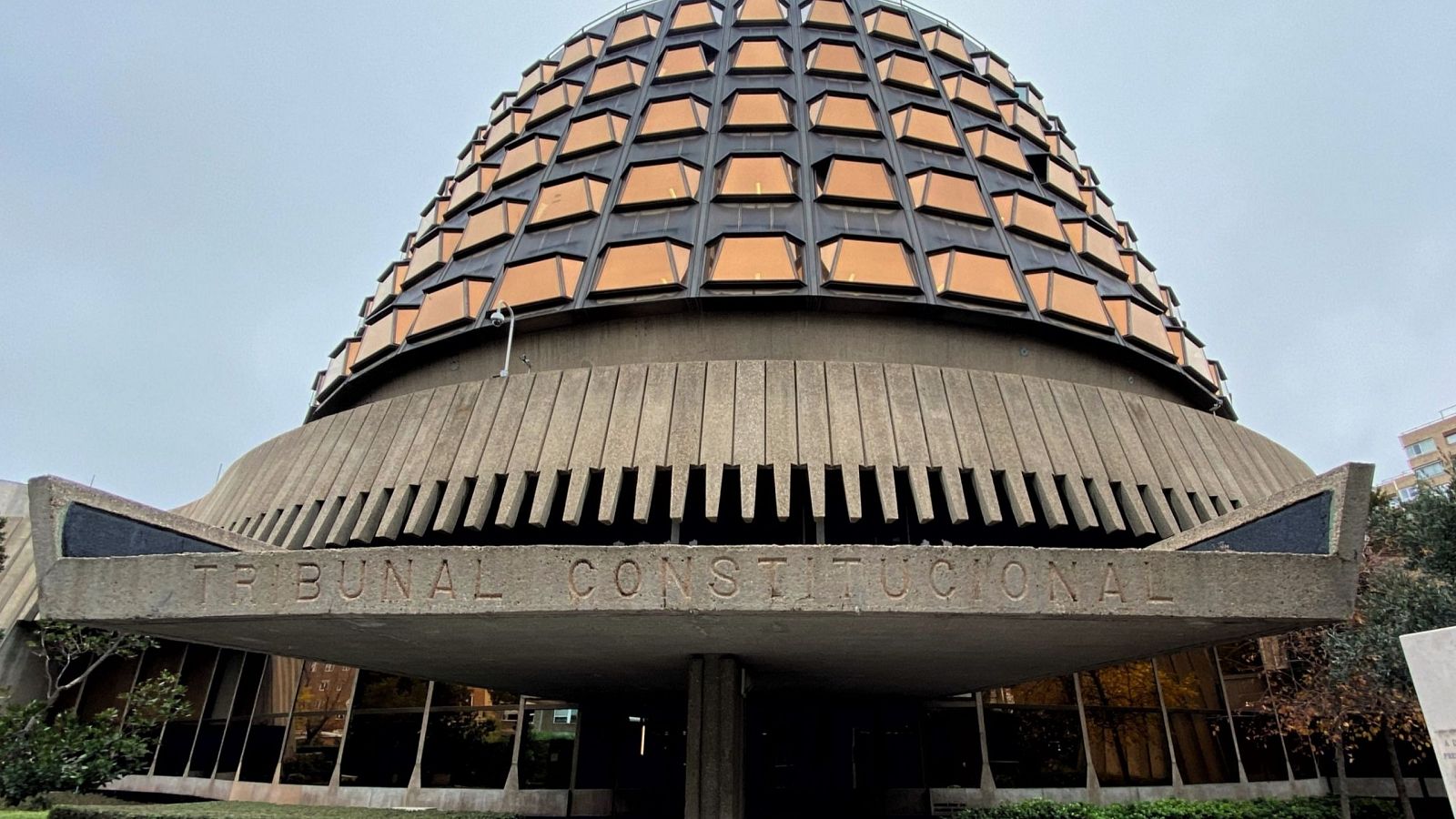 Entrada principal del Tribunal Constitucional a Madrid