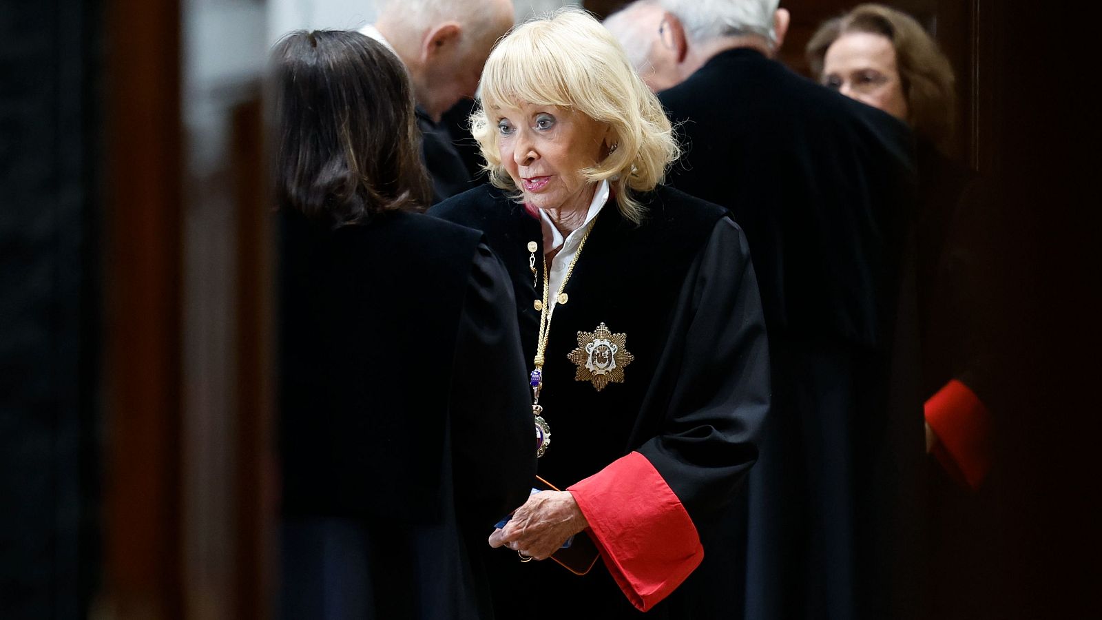 La consejera permanente del Consejo de Estado María Teresa Fernández de la Vega, entre los asistentes a la toma de posesión de Carmen Calvo Poyato como presidenta del mencionado órgano consultivo