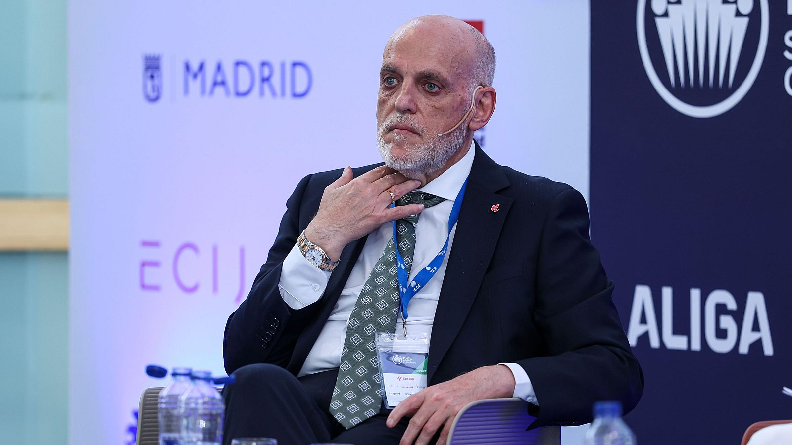 Real Madrid y Javier Tebas cruzan acusaciones por la última polémica arbitral del derbi liguero