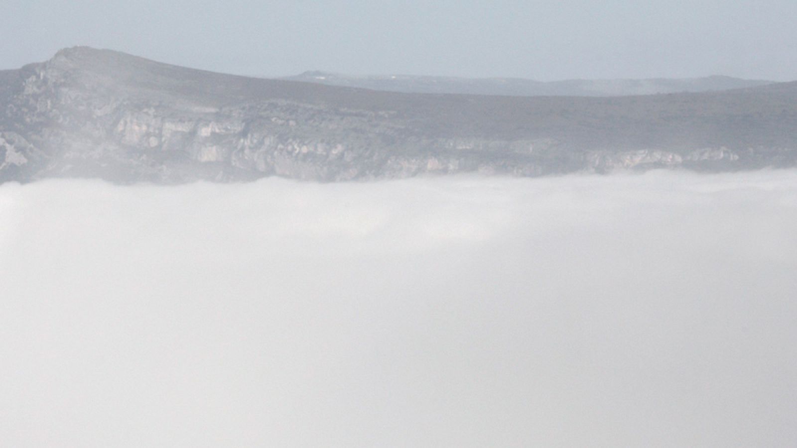 Manto de nubes cubriendo la comarca de Pamplona desde el Alto de El Perdón en una imagen de archivo