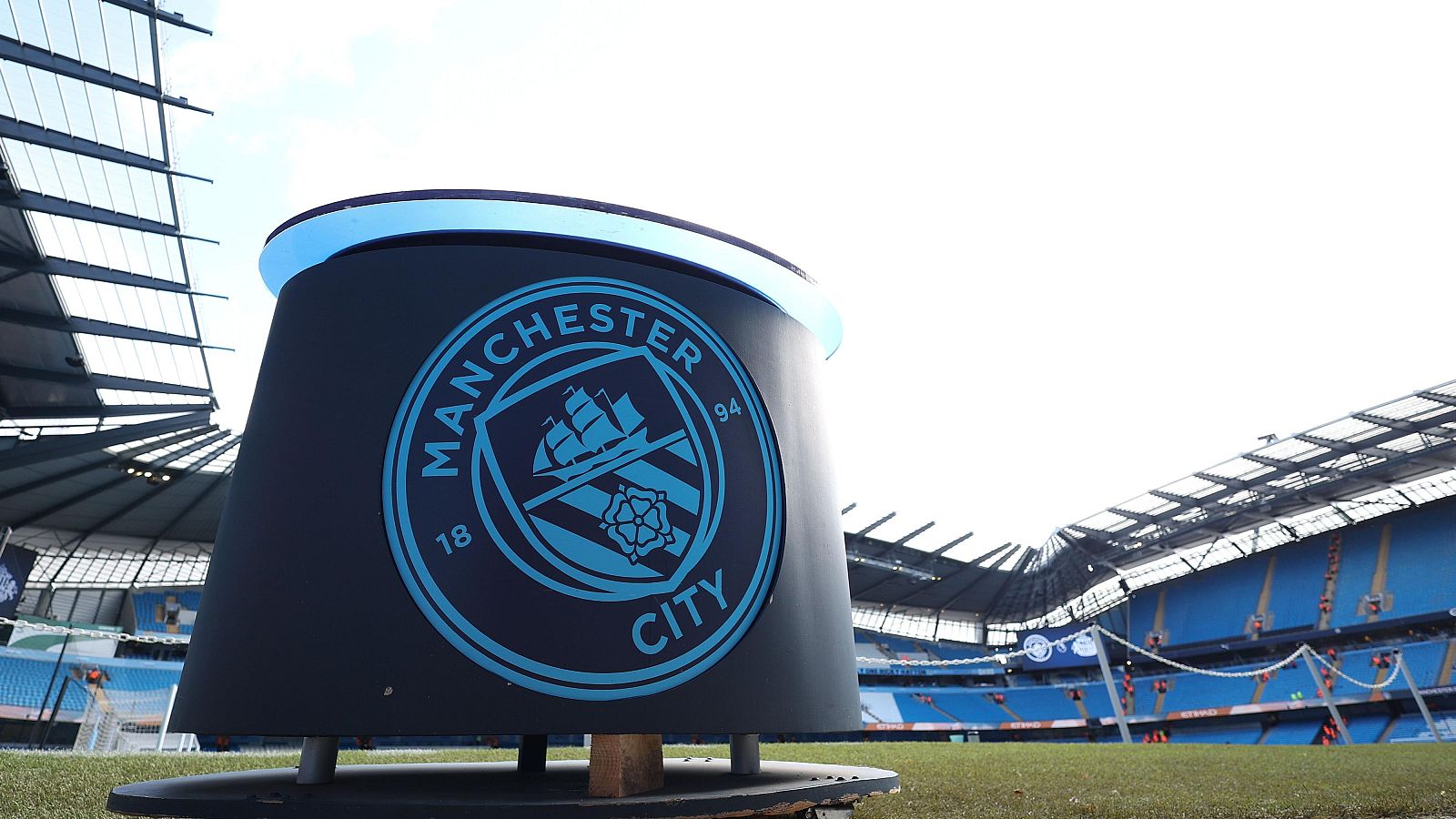 El Manchester City, encontrado culpable de más de 100 irregularidades financieras, según varios medios