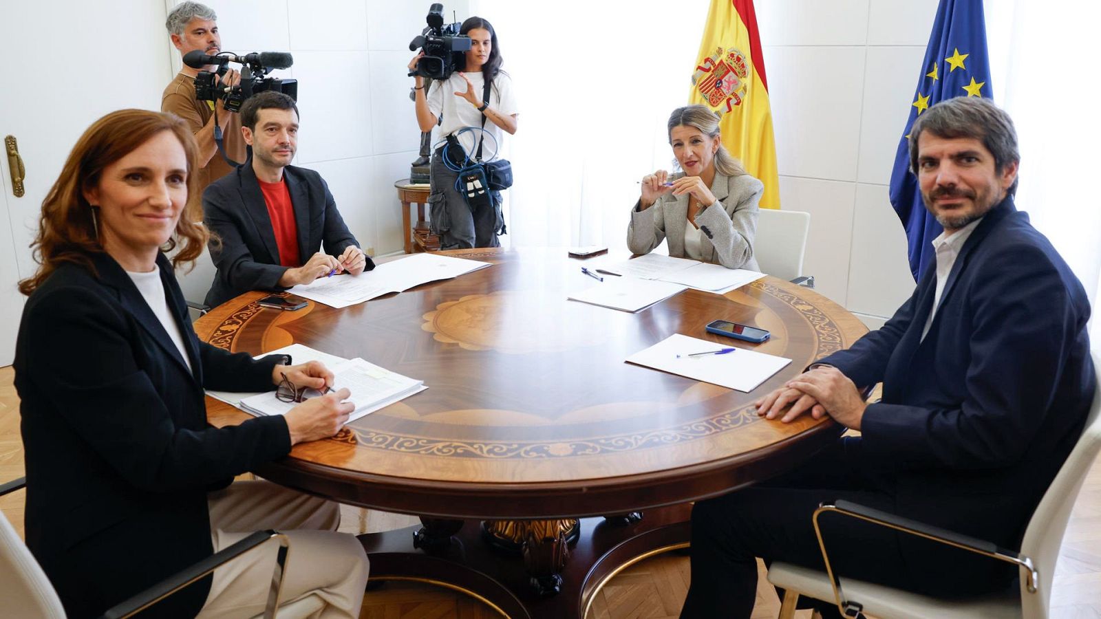 Sumar amenaza al PSOE con no ir al Consejo de Ministros del martes si no va el decreto de vivienda: "Sin excusas"