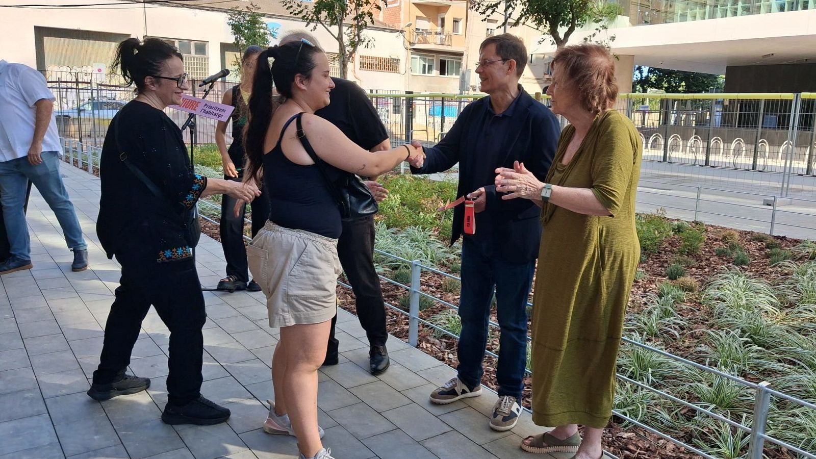 Acte de lliurament de les claus de la promoció Sibèria, el 6 de juliol passat al Poblenou de Barcelona