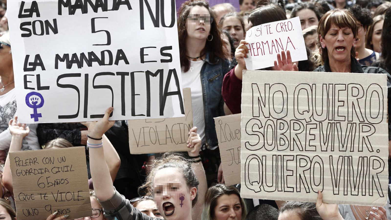Concentración frente al Palacio de Justicia de Navarra