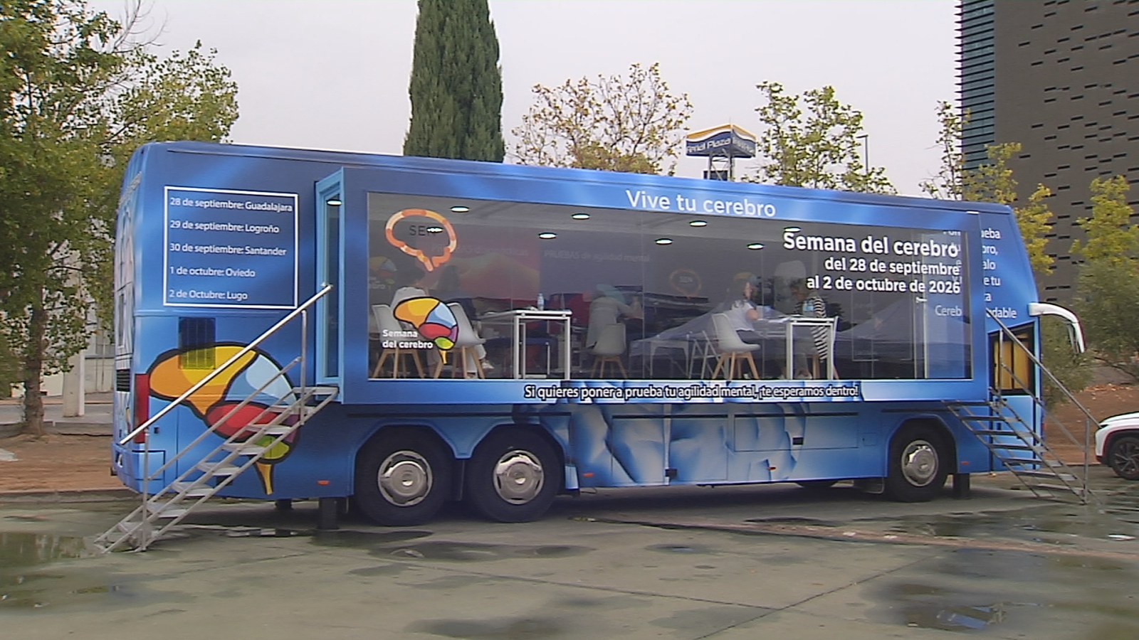 El Autobús del Cerebro en su parada en Guadalajara