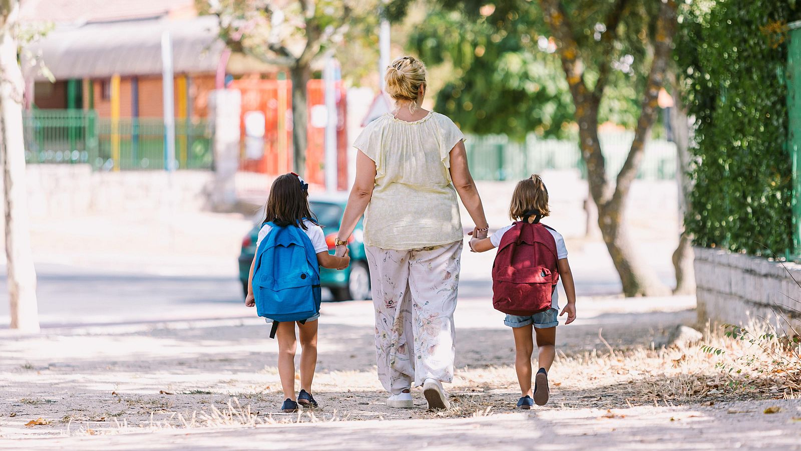 El porcentaje de mujeres que renuncian a ser madres aumenta hasta el 15,5% , según el INE