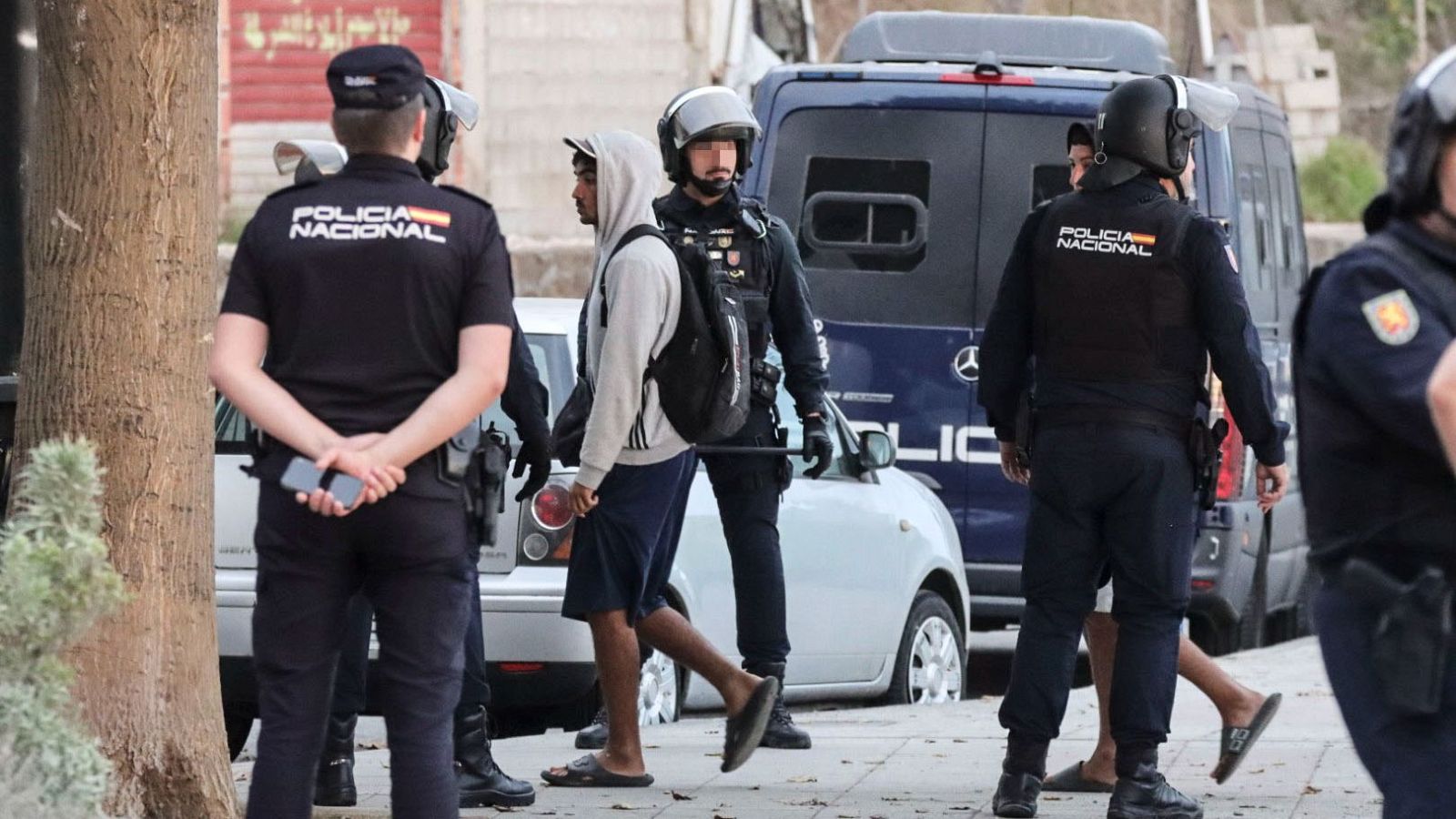 La Policía Nacional detiene en Ceuta a una persona que ocultaba a siete migrantes en un piso a cambio de dinero