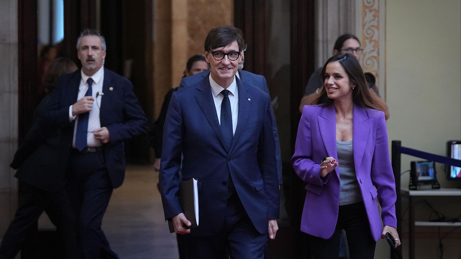 Illa lanza un fondo antidesahucios y un plan para comprar pisos a medias con mayores de 40