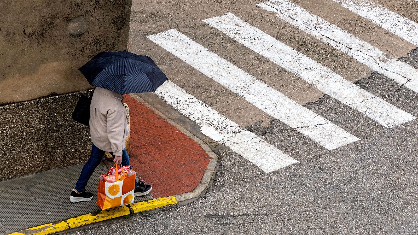 Valencia suspende clases ante la previsión de fuertes lluvias