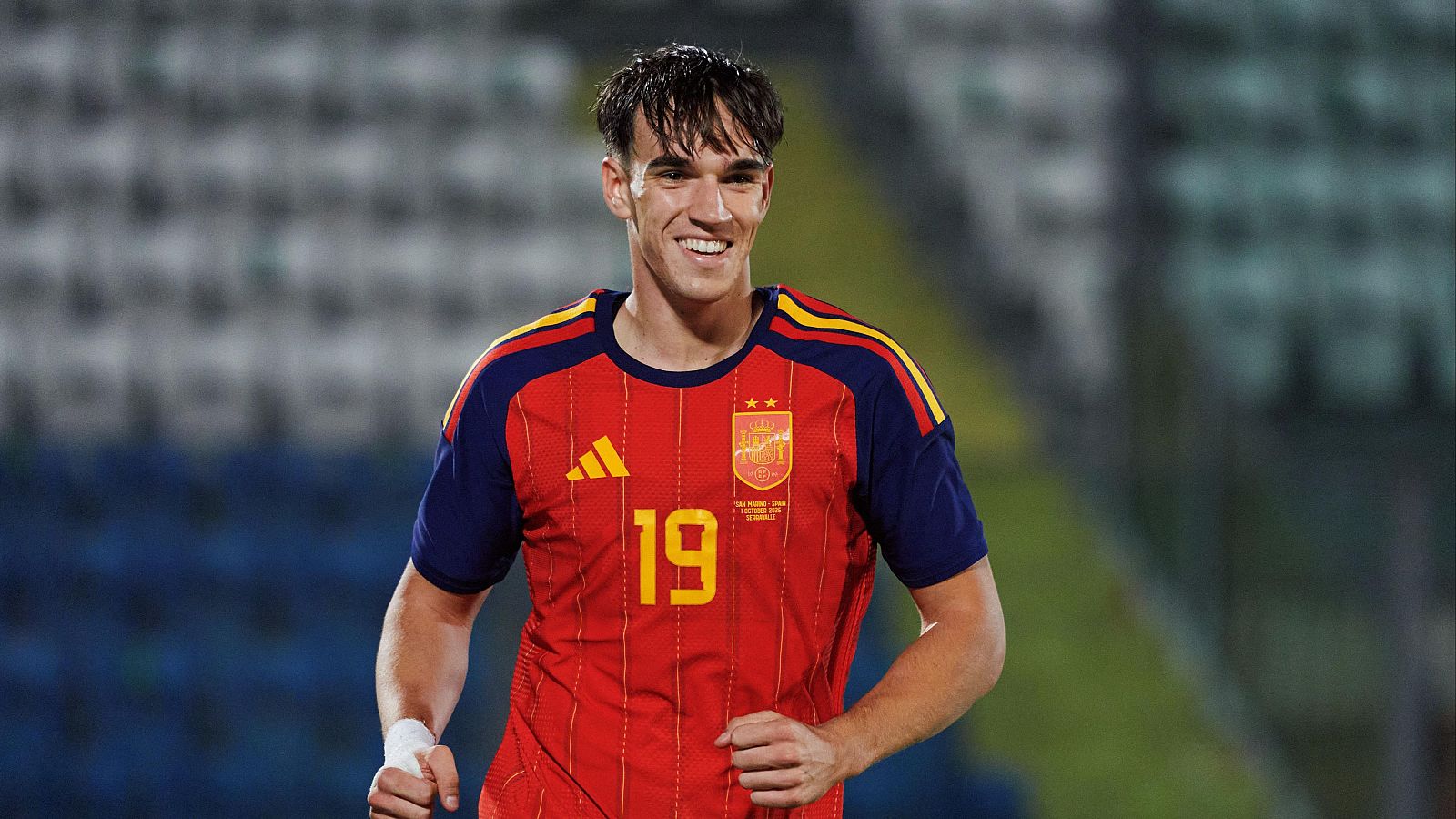 Carlos Espí, con la selección española sub-21