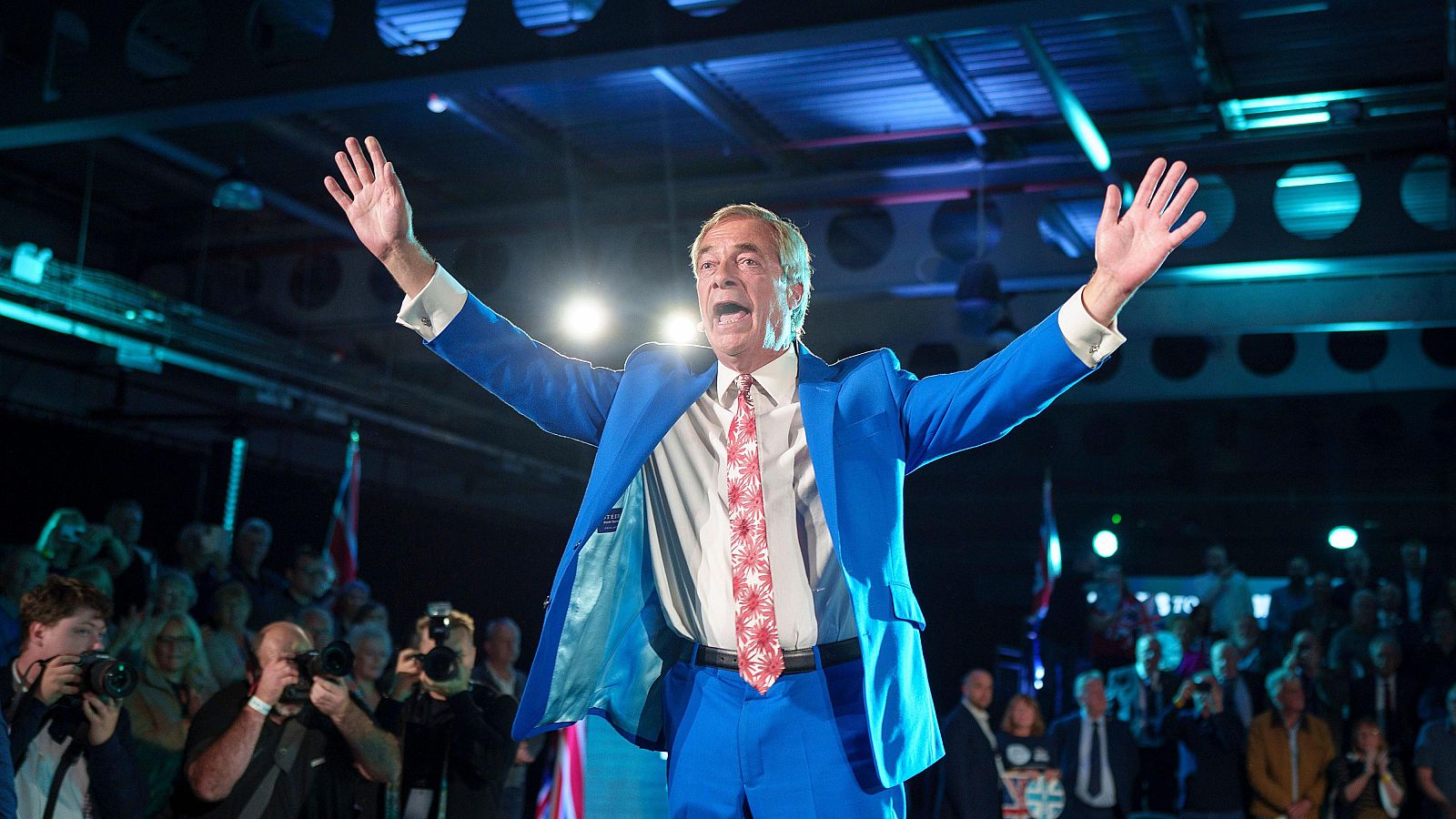 La policía británica acusa a un hombre de preparar actos terroristas contra Nigel Farage, líder de Reform UK